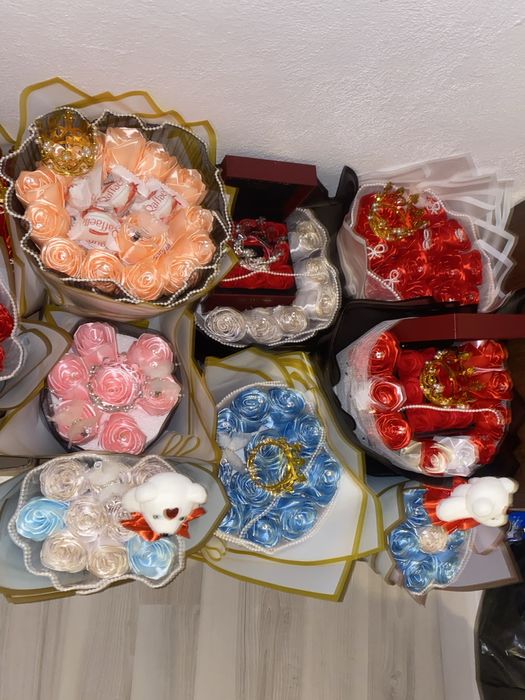 Vand buchete din saten mai multe mesaje in privat poate negociem pret