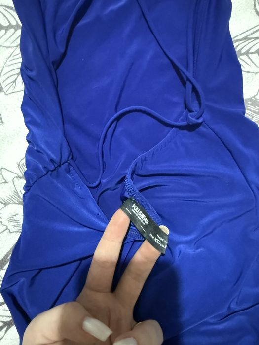 Елегантна синя рокля Pull&Bear XS с цепка