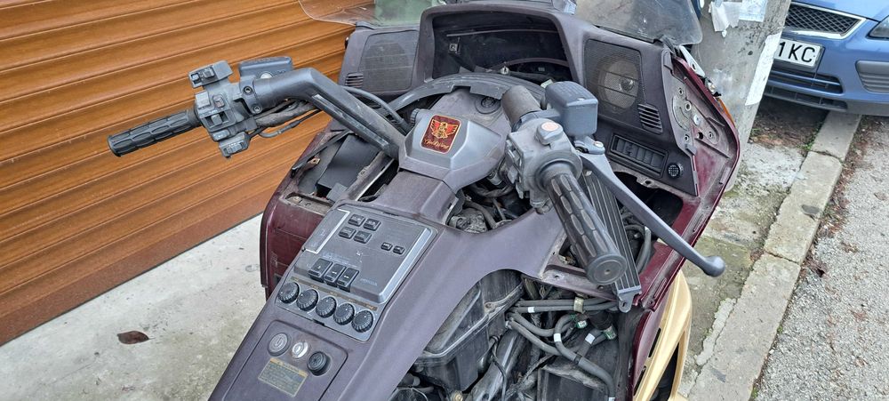 Honda Gold Wing 1500 цял или на части