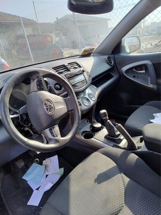 Toyota Rav4 2.2д4д 136 кс на части 2.2d4d facelift 4x4