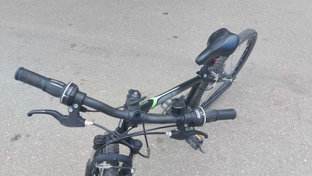 BICICLETĂ ROCKRIDER 24” - Decathlon- Copii 9-12 ani, Stare excelentă