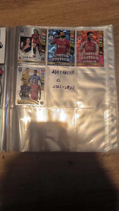 Vând cartonașe fotbal