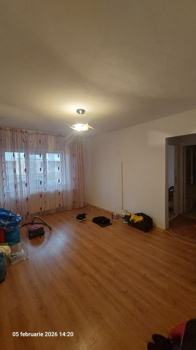 Apartament 2 camere Semidecomandat