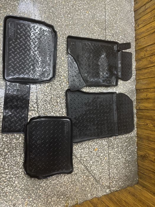 Полики Коврики на Мерседес W 124