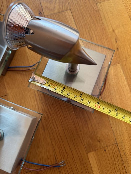 Лампи (аплици)за стена, окомплектовани с крушки