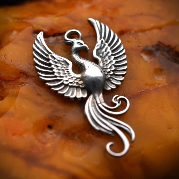 Сребърен медальон 925 „Феникс“ – символ на възраждане и сила