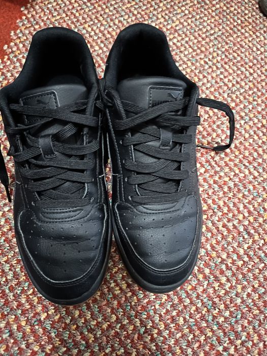 Vând adidași puțini purtati