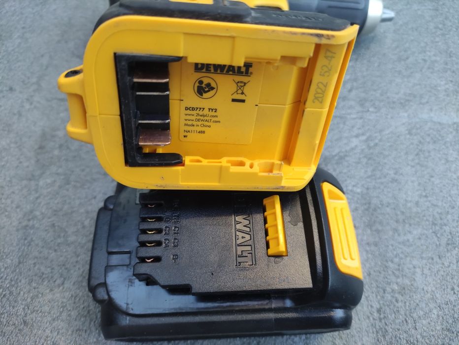 Autofiletanta DeWalt Brushless DCD 777 acumulator