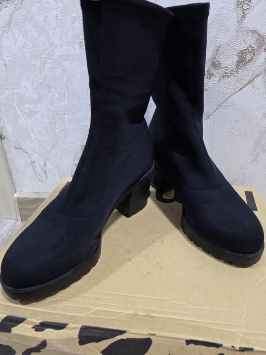 Продам сапоги на каблуке