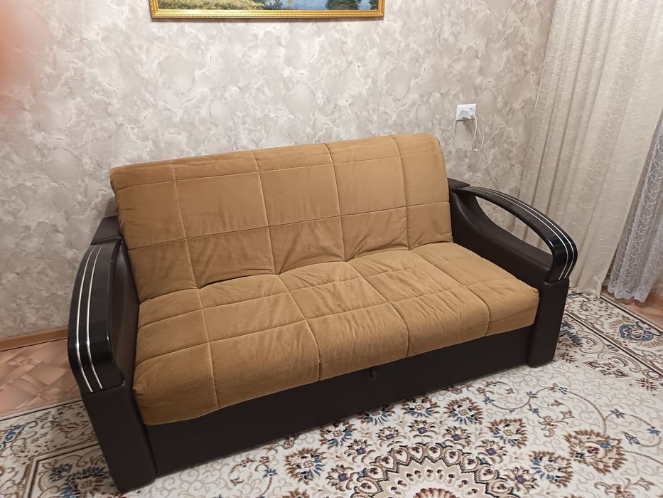 Продам диван. Б/У