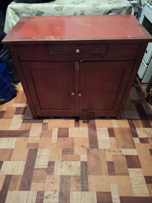 Vând Dulăpior lemn