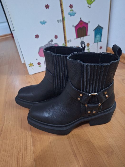 Ghete noi , mărimea 37 piele, mărimea 38 negre