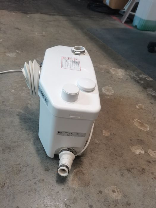 Vând pompă ridicare ape uzate  sani pro x3