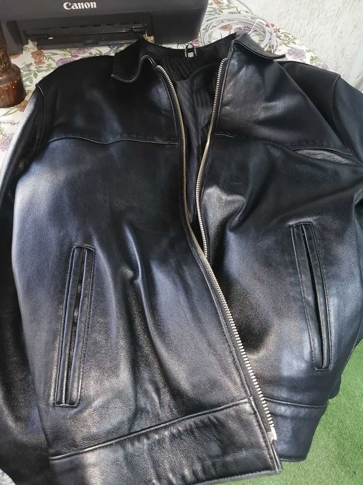 Продавам мъжко кожено яке от естествена кожа.,размер 52.