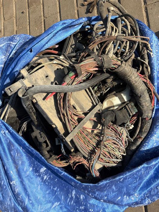 Запчасти Мерседес 221