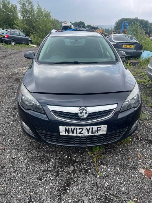 Dezmembrari Astra j 1.7cdti cod A17DTE cutie 6 trepte