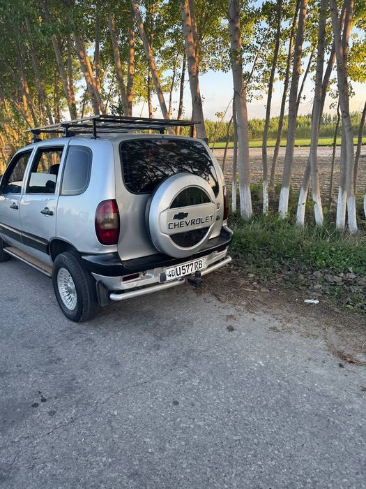 Niva 4x4 sotiladi