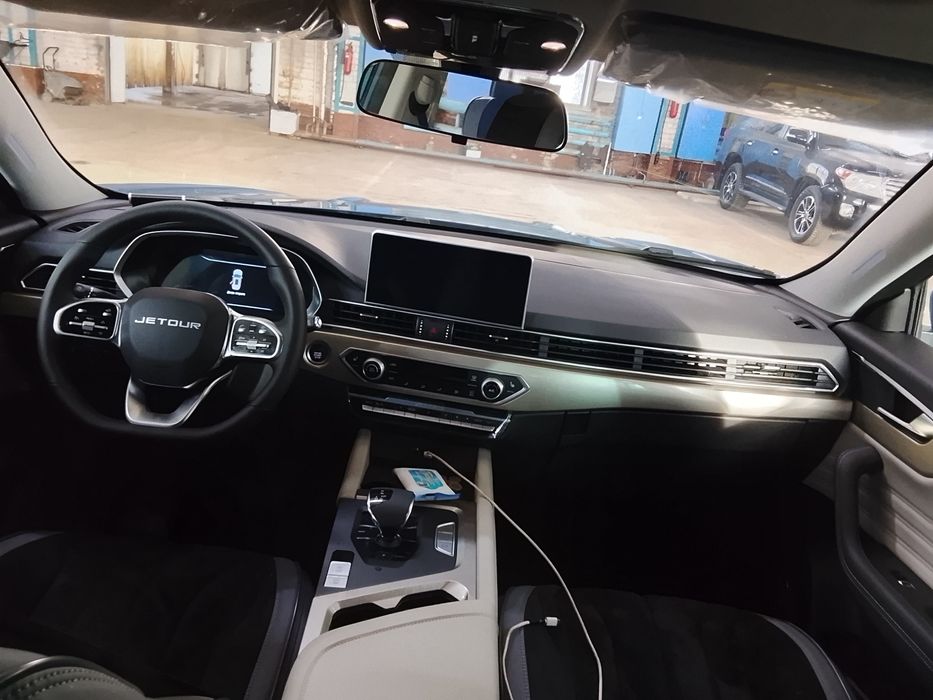 Автомобиль джетур