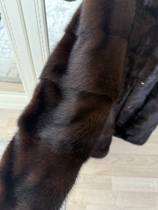 Продам норковую шубу