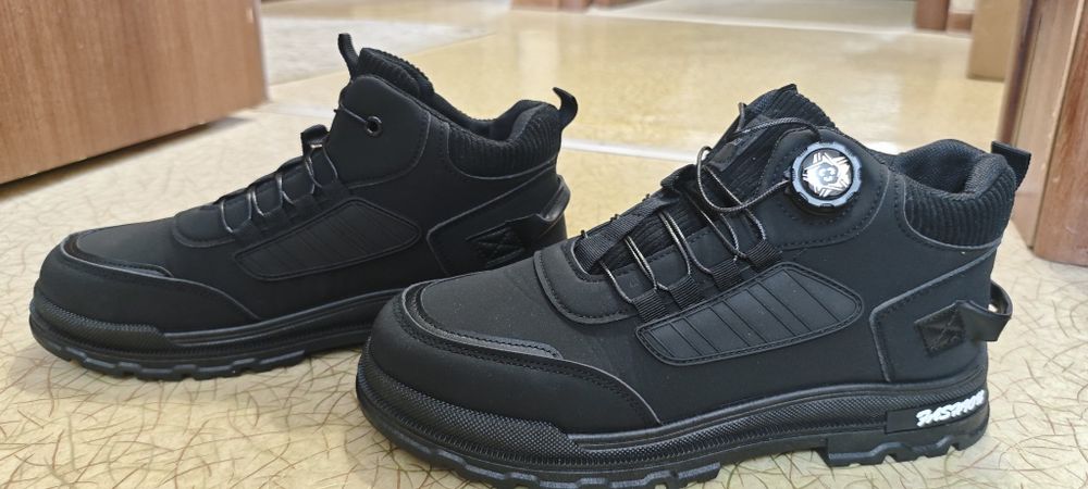 Мужские кроссовки (новые)