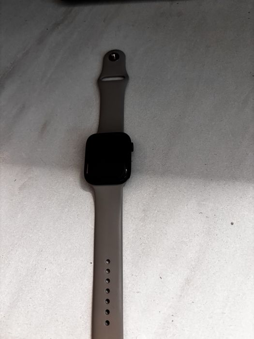 Продам Apple Watch SE 2.