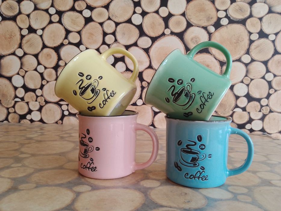 Продавам порцеланови чашки за кафе / вместимост 150мл. /-4 цвята.