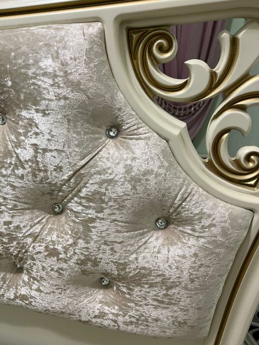 2 адамдық кровать матрасымен сатылады