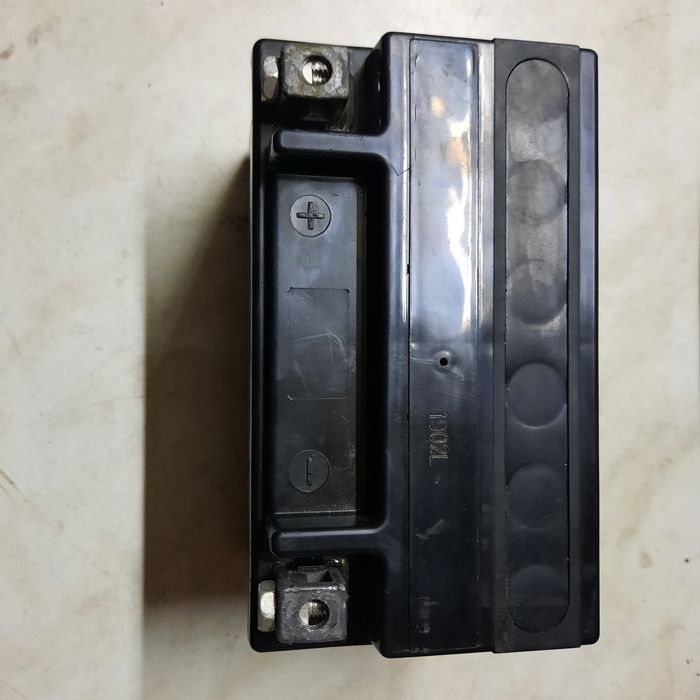 Акомулатор електра 12v 8ah
