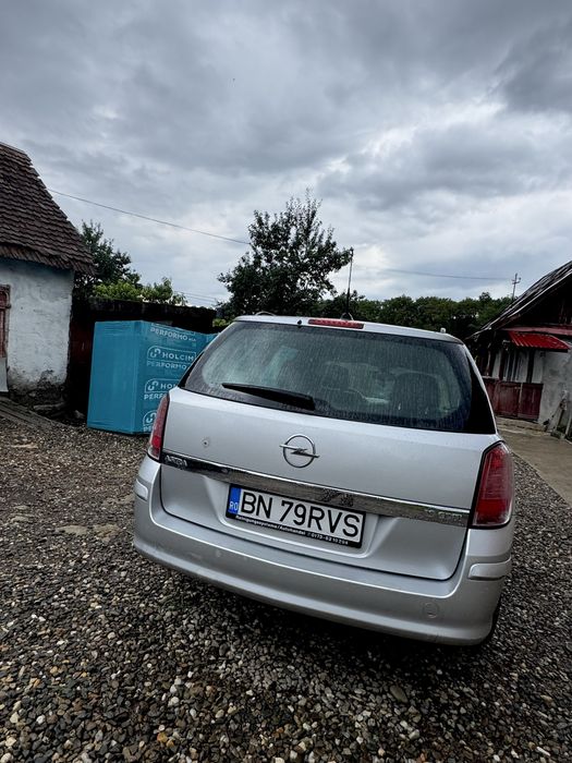 Vând opel astra.