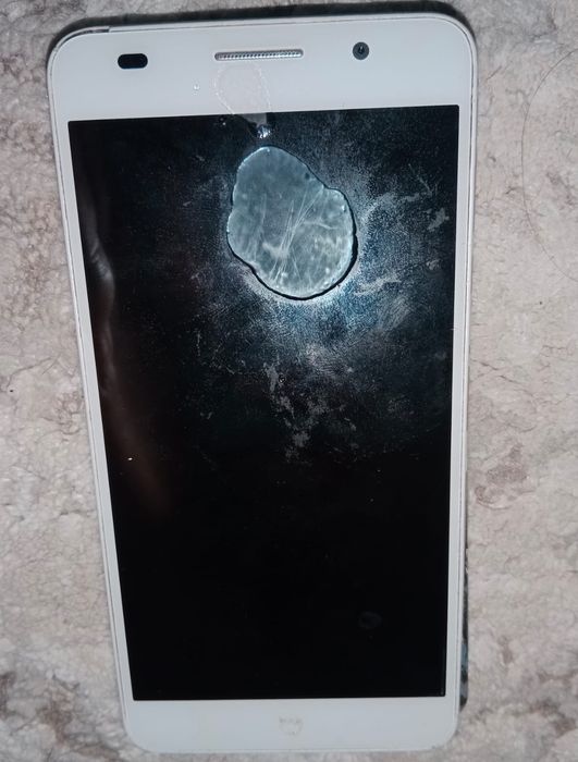 Нерабочий телефон Хонор на запчасти