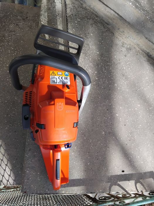 Vând drujba husqvarna!