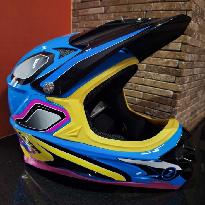 Full Face кросова каска LAZER