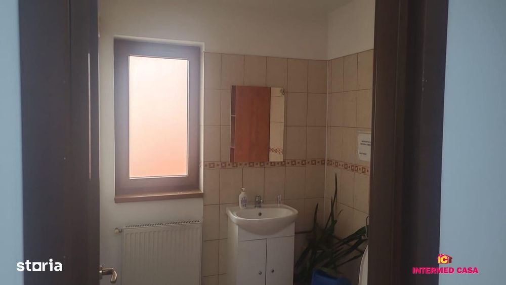 Spatiu birourii zona Scoala de inot