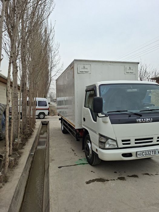 Isuzu yuk mashinasi sotiladi yaxshi holatda