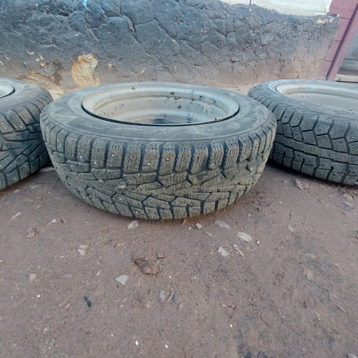 Продается шины с диском 80000