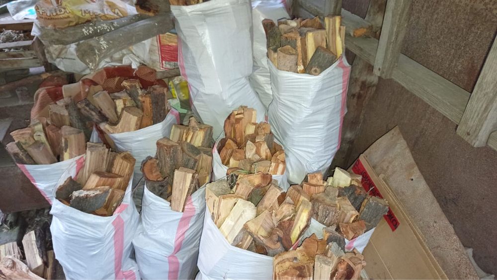 Сухие дрова карагач.