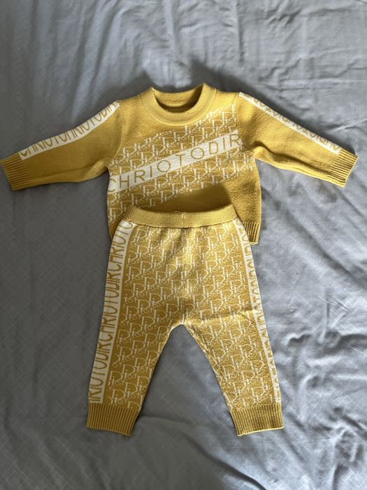 Продам детский вещи