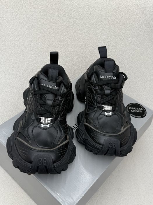 Balenciaga cargo 2026