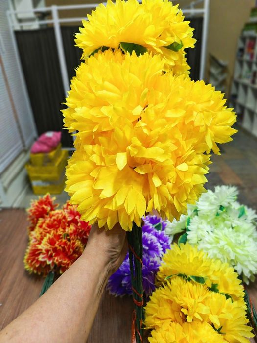 Искусственный букет цветов