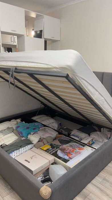 Кровать двуспальная