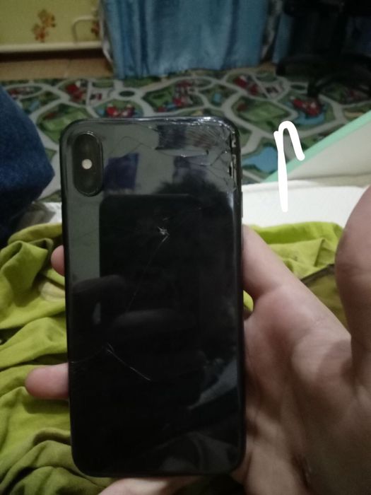 Айфон х разбита крышка и угол экрнаа и полоска