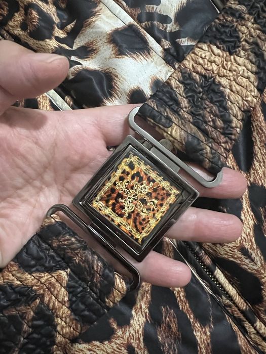 Продам куртку осень весна