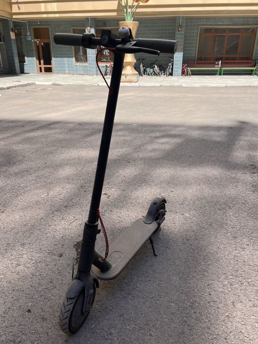 Mi Electric Scooter M365