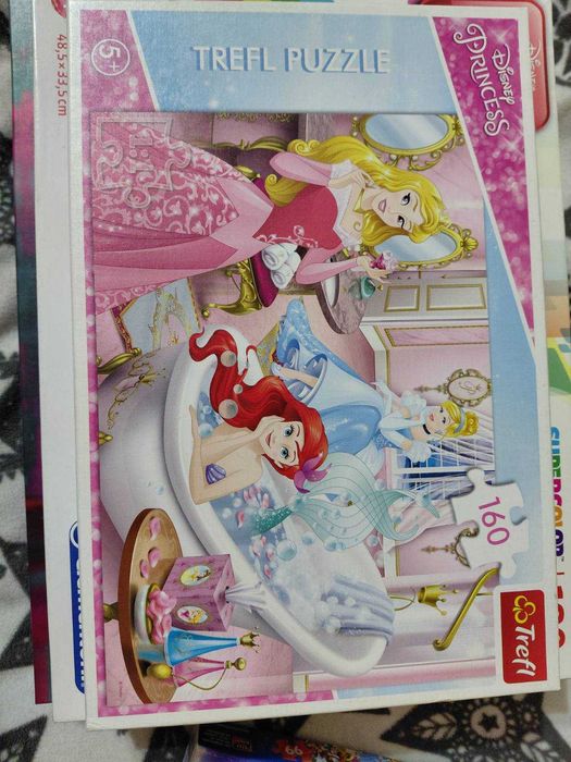 Пъзели 1000, 220, 180 и 160 парчета