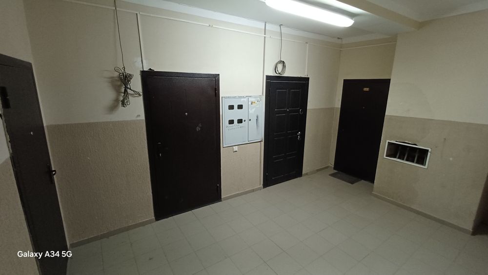 Продаётся 2-хкомн квартира