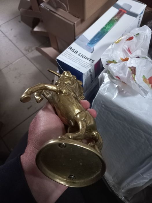 Cal unicorn din bronz
