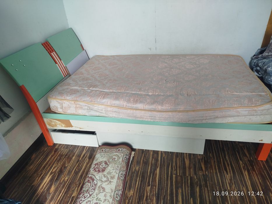 кровать полуторка