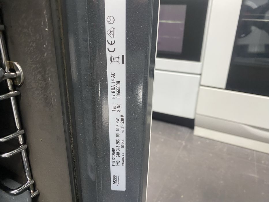 Свободностояща печка VOSS Electrolux