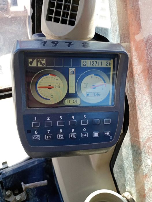Багер Hitachi ZX240N-3