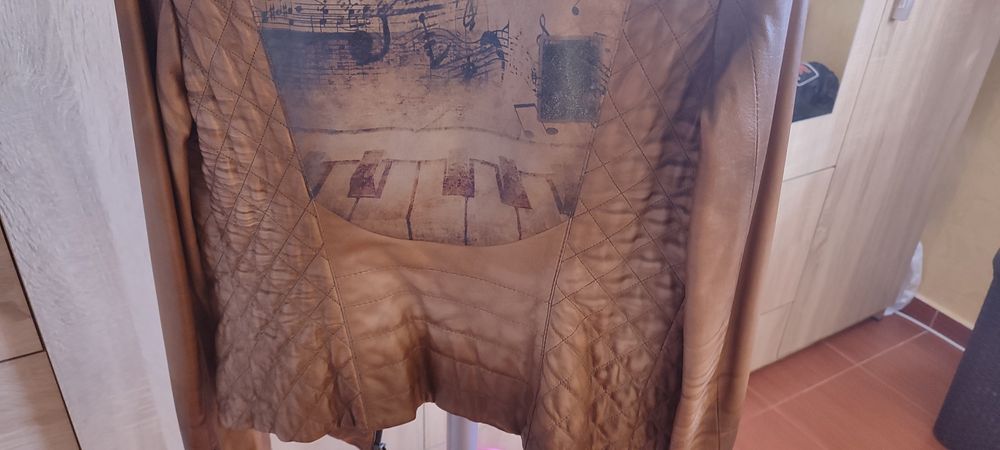 Дамско кожено яке размер S